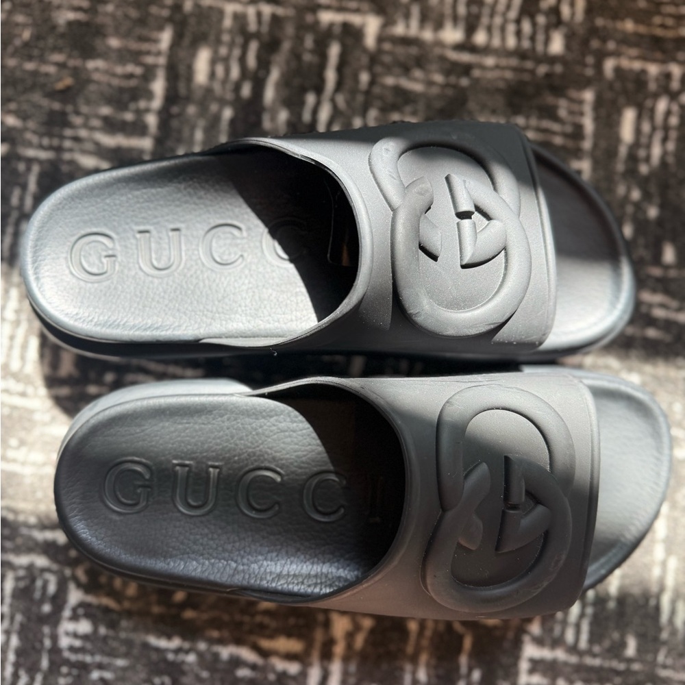Authentic Gucci slides sz 39